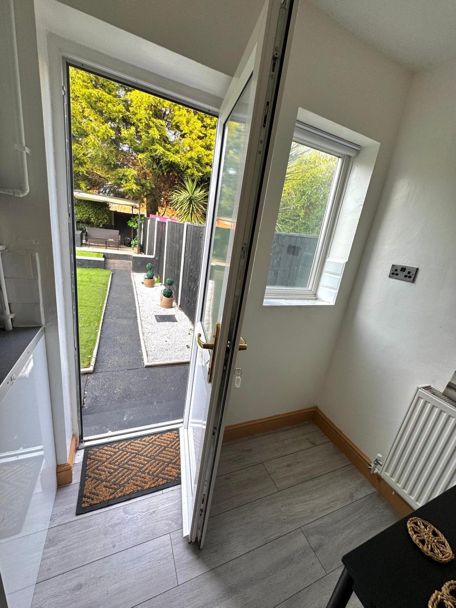 Contractor Haven- 3Bdr Crew House, Free Parking, Fast Wifi & Private Garden Διαμέρισμα Νότιγχαμ Εξωτερικό φωτογραφία