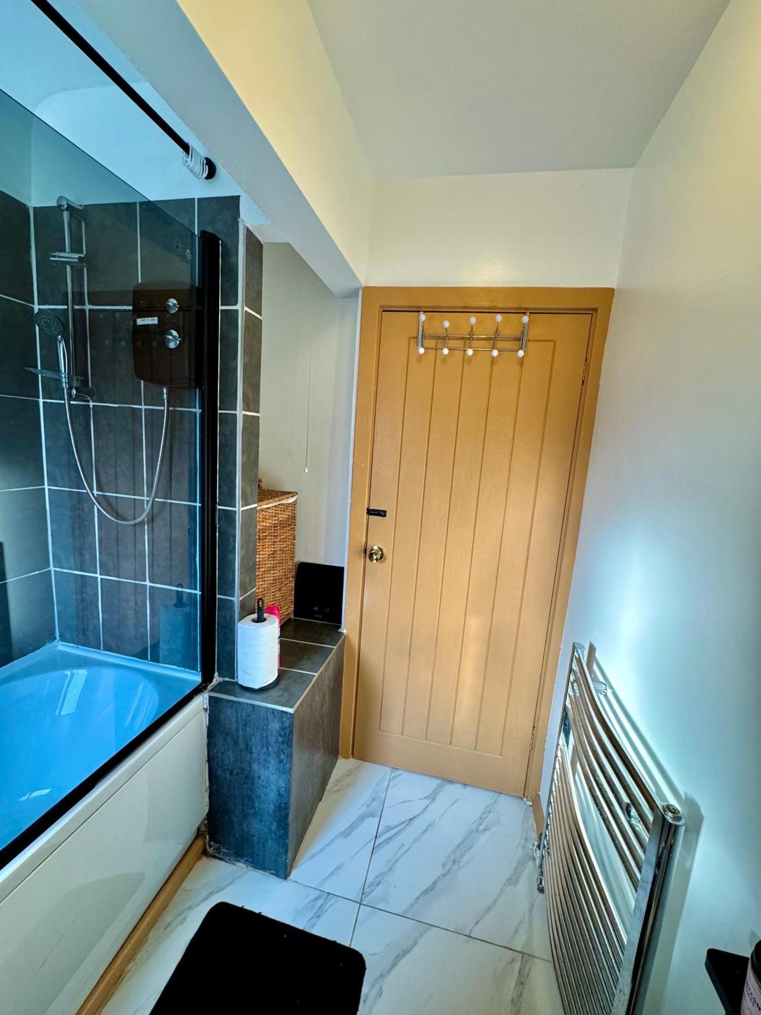 Contractor Haven- 3Bdr Crew House, Free Parking, Fast Wifi & Private Garden Διαμέρισμα Νότιγχαμ Εξωτερικό φωτογραφία